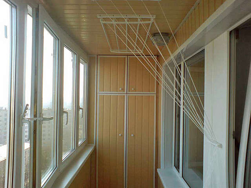 Описание способа крепления потолочной сушилки лианы на балконе или лоджии