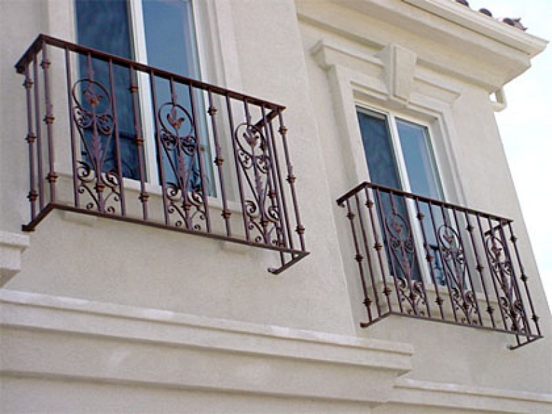 Как украсить балкон