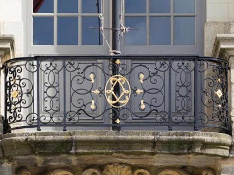 Металлическая решетка для балкона