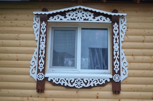 Характерные качества деревянных наличников на окна