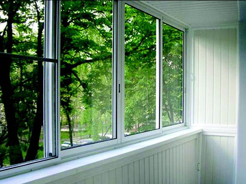 Конструктивные свойства раздвижных алюминиевых окон для балконов
