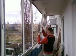 Как самому остеклить балкон?