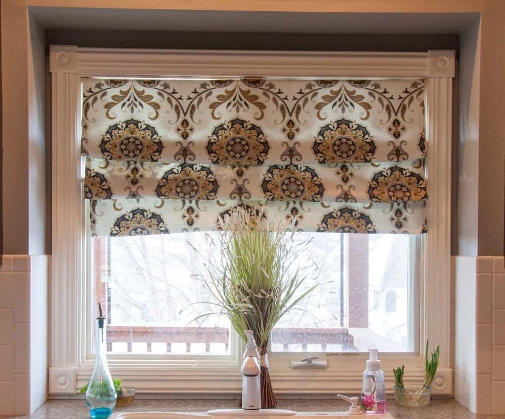 Ручные римские шторы на кухню