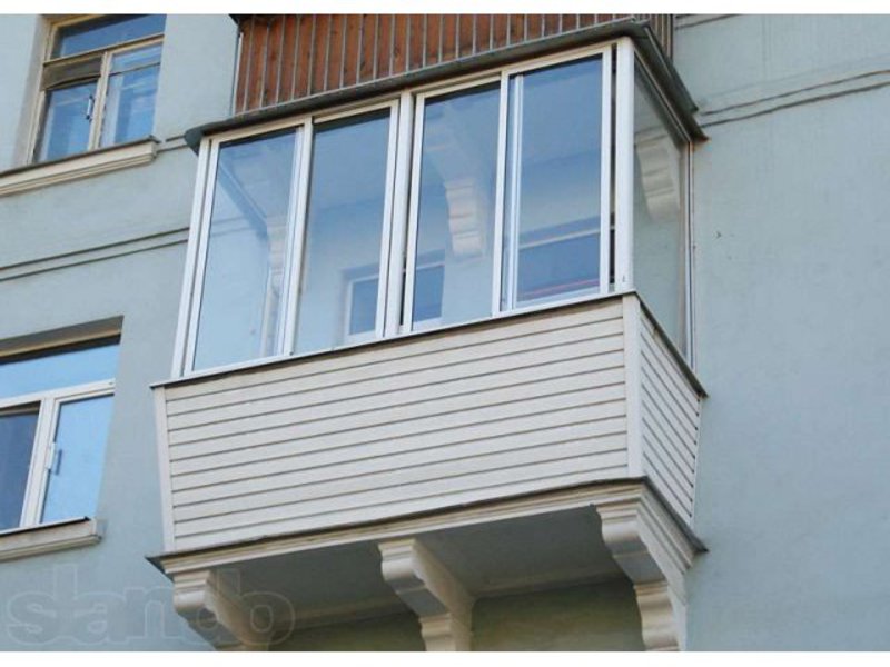 Остекление балкона алюминиевым профилем раздвижным