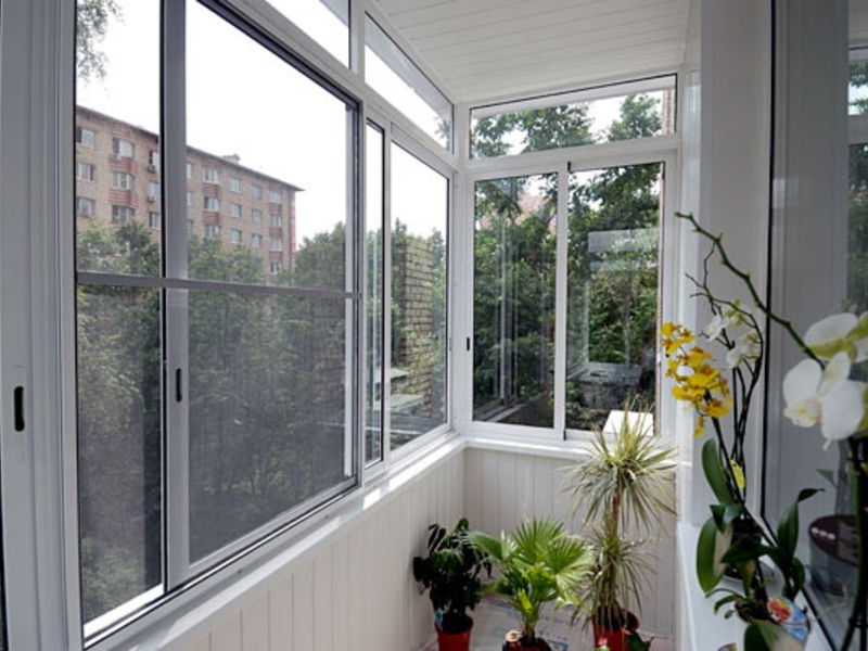 Стоимость остекления балконов и лоджий в Москве